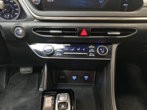 Used 2023 Hyundai Sonata SEL w/ Preferred Accessory Package image 20