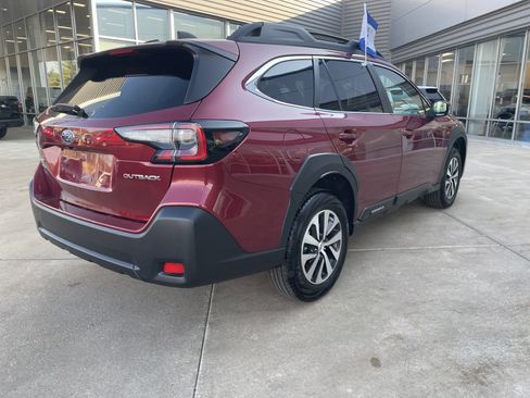 Certified 2025 Subaru Outback Premium image 5