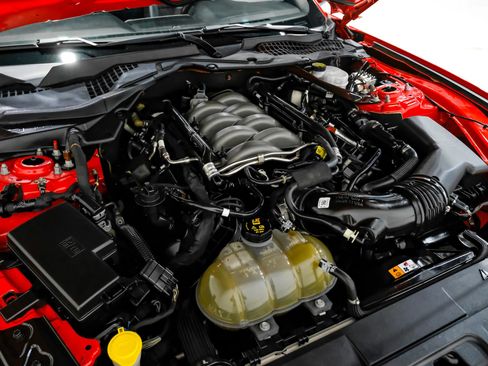 Used 2018 Ford Mustang GT Premium RWD image 41