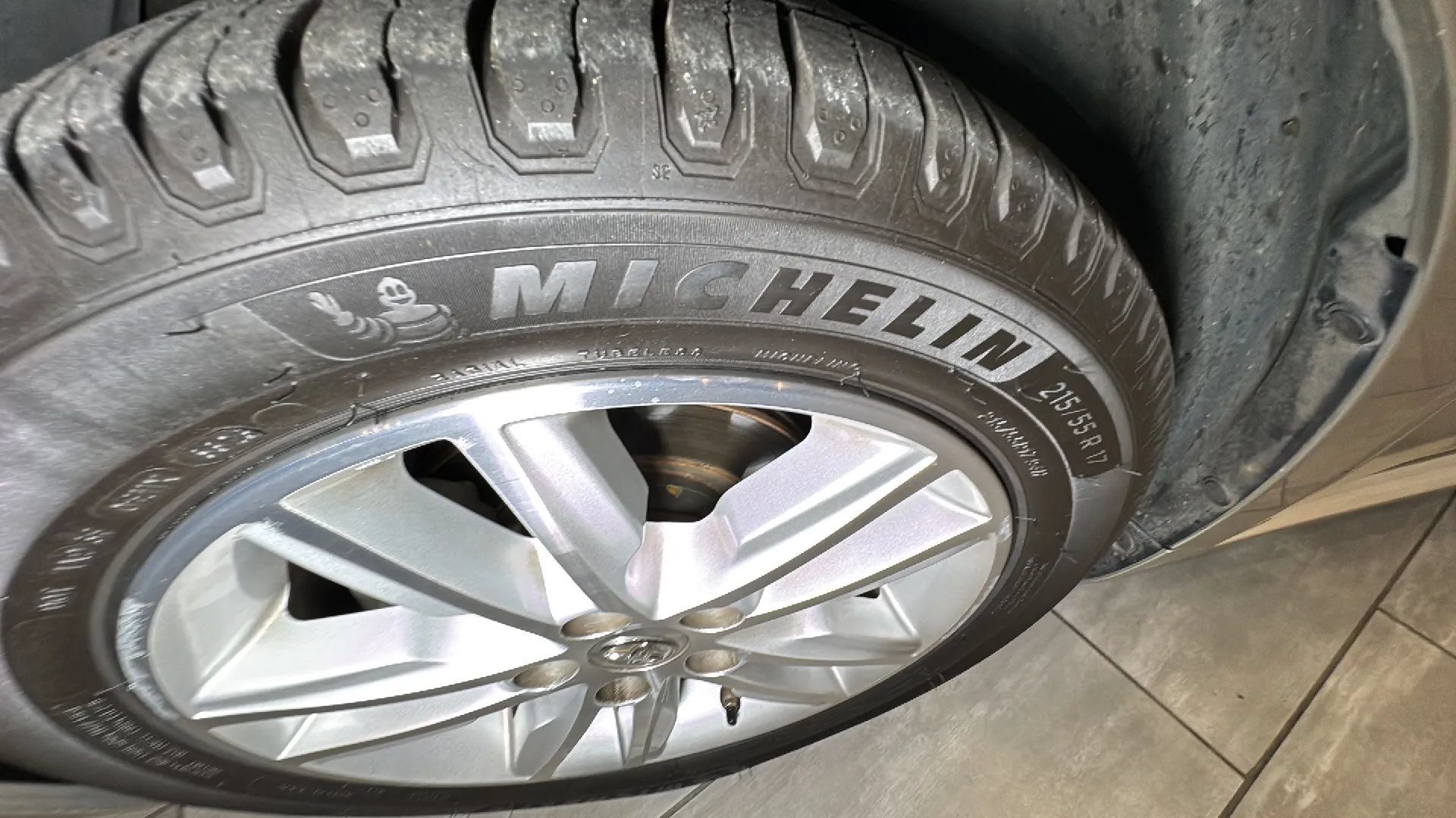 Used 2015 Toyota Avalon XLE FWD image 46