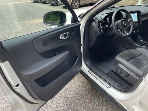 Certified 2023 Volvo XC40 Recharge Ultimate AWD/4WD image 11