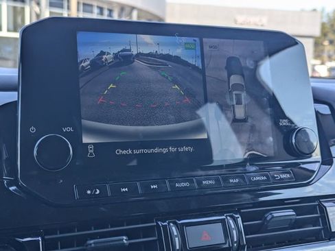 Certified 2025 Nissan Pathfinder SL image 21