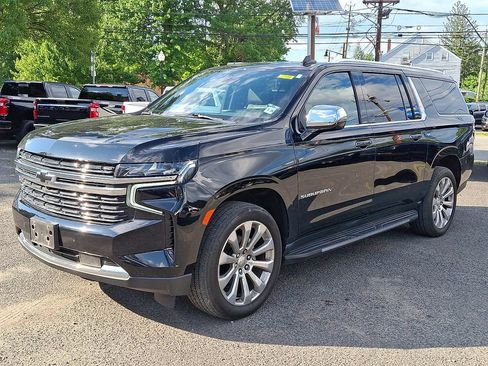 Used 2021 Chevrolet Suburban Premier w/ Premium Package AWD/4WD image 3