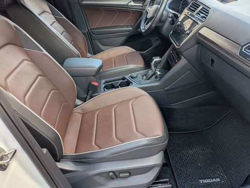 Used 2022 Volkswagen Tiguan SEL R-Line image 35