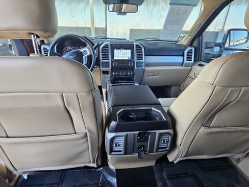 Certified 2017 Ford F250 Lariat w/ Lariat Ultimate Package image 16