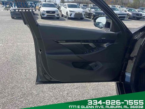 Used 2024 BMW 530i w/ Premium Package RWD image 27