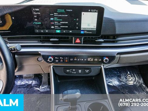 Used 2025 Kia Carnival FWD image 40