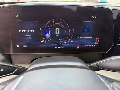 Used 2025 Chevrolet Traverse LT image 28