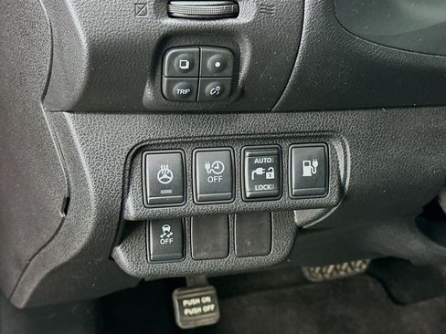 Used 2015 Nissan Leaf S w/ Charge Package FWD image 17