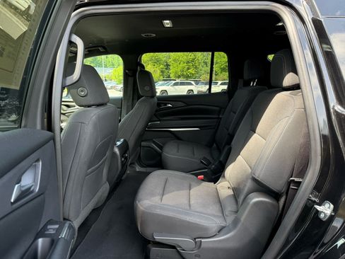 Used 2024 Chevrolet Traverse LT FWD image 27