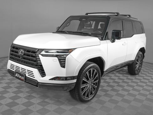 Used 2024 Lexus GX 550 w/ Accessory Package (2T) image 8