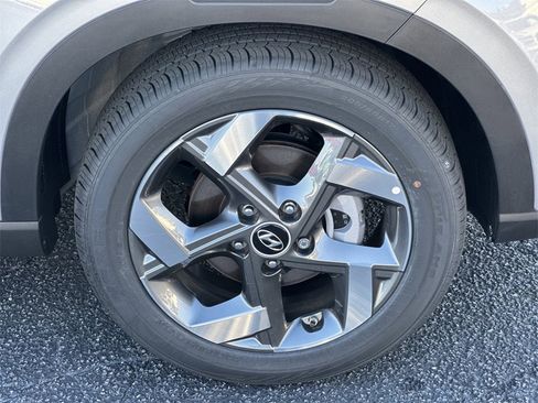 Used 2025 Hyundai Venue SEL image 12