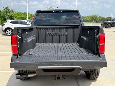 Used 2025 Toyota Tacoma SR5 image 30