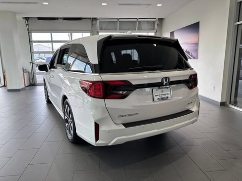 Used 2025 Honda Odyssey Elite image 6