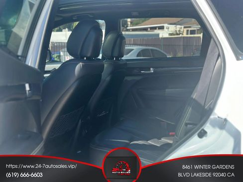 Used 2014 Kia Sorento SX w/ 3rd Row Package AWD/4WD image 12
