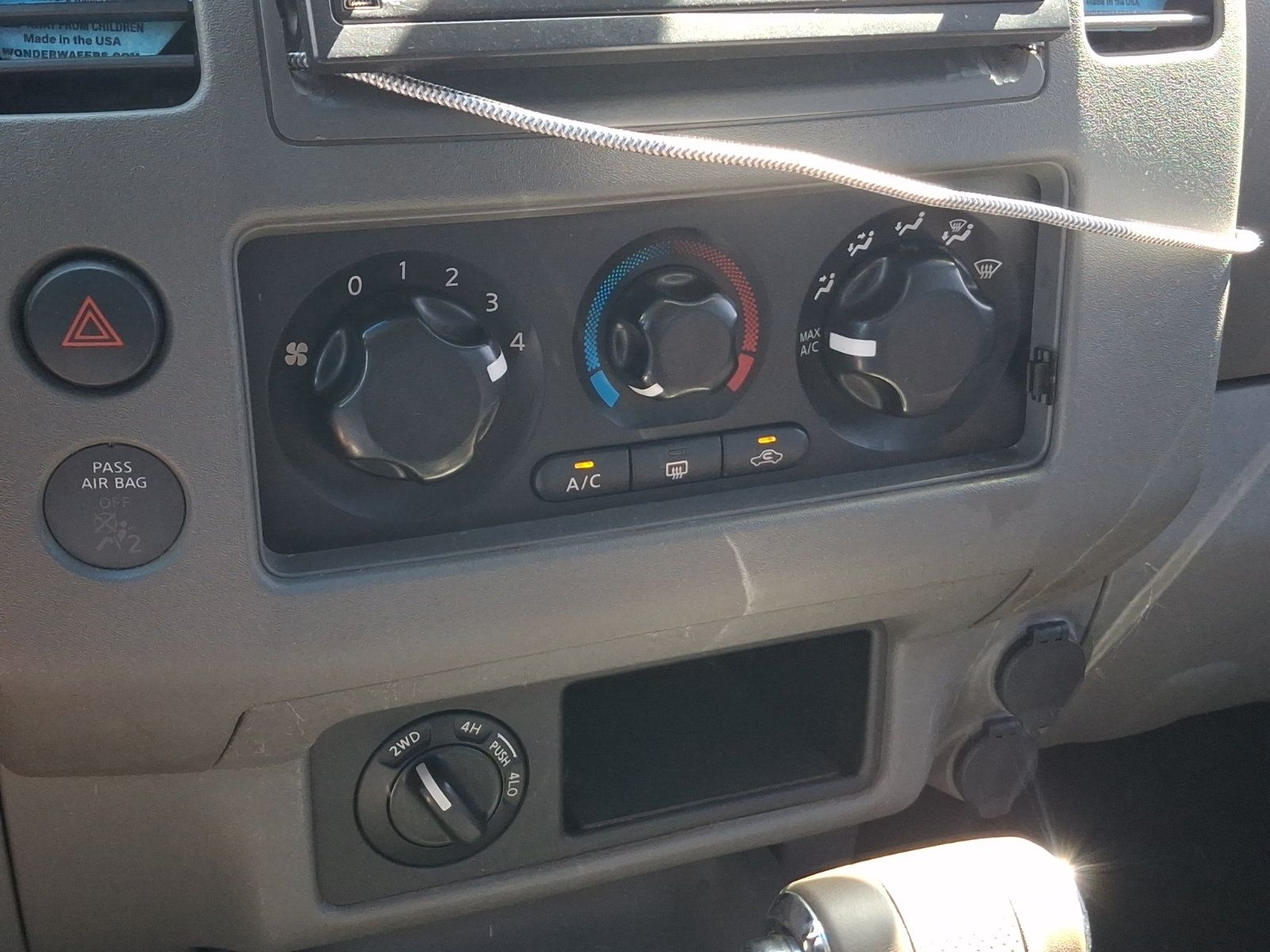 Used 2006 Nissan Frontier LE AWD/4WD image 16