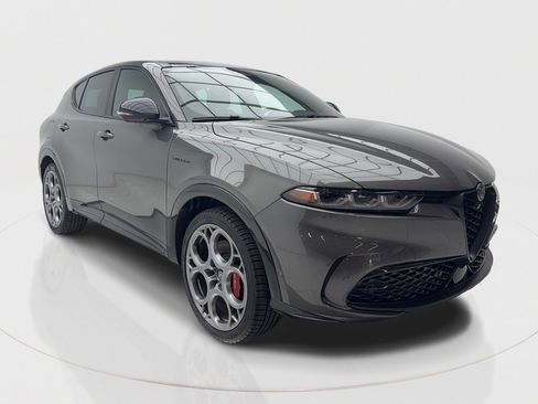 New 2024 Alfa Romeo Tonale Veloce image 2
