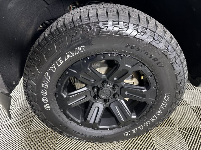 Used 2022 Chevrolet Colorado W/T AWD/4WD image 34