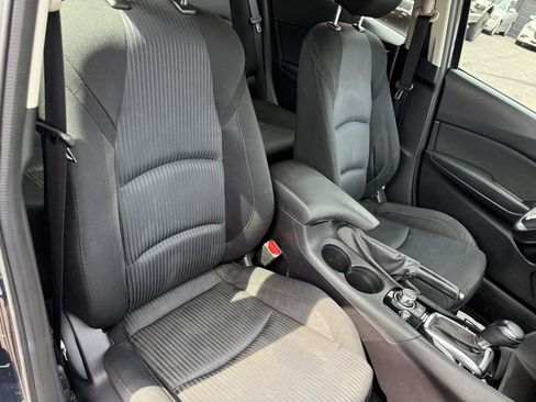 Used 2016 MAZDA MAZDA3 i Touring FWD image 9