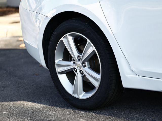 Used 2015 Chevrolet Cruze LT FWD image 6