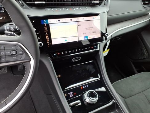 New 2026 Jeep Grand Cherokee Altitude AWD/4WD image 15