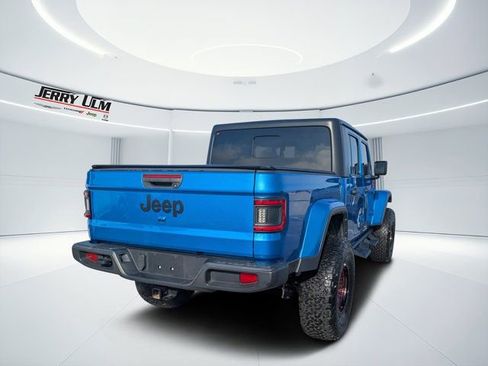 Used 2022 Jeep Gladiator Sport image 3
