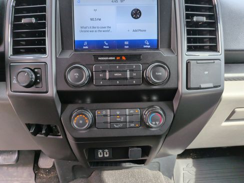 Used 2020 Ford F150 XLT w/ FX4 Off-Road Package image 26