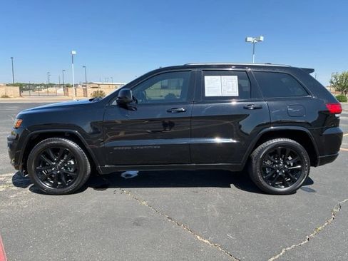 Used 2021 Jeep Grand Cherokee Laredo X RWD image 3
