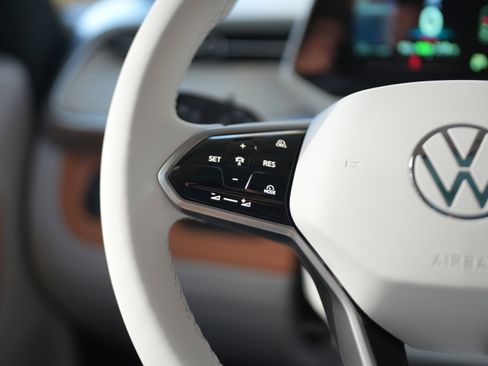 New 2025 Volkswagen ID. Buzz Pro S Plus image 18