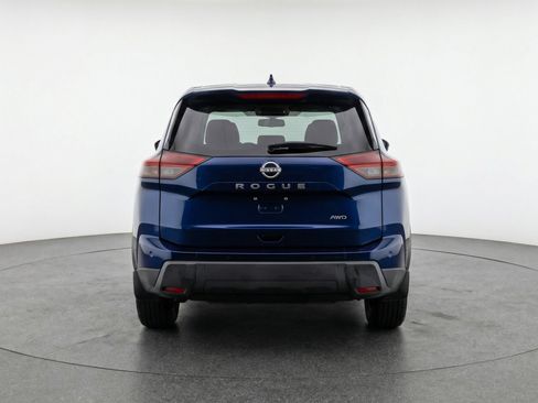 Used 2025 Nissan Rogue SV image 7