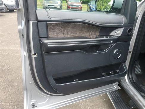 Used 2021 Ford Expedition Max Limited image 6