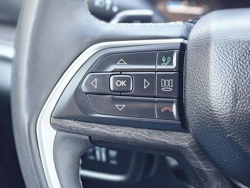 Used 2024 Jeep Grand Cherokee L Limited w/ Luxury Tech Group II image 17