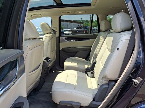Used 2022 Cadillac XT6 Premium Luxury w/ Technology Package AWD/4WD image 10