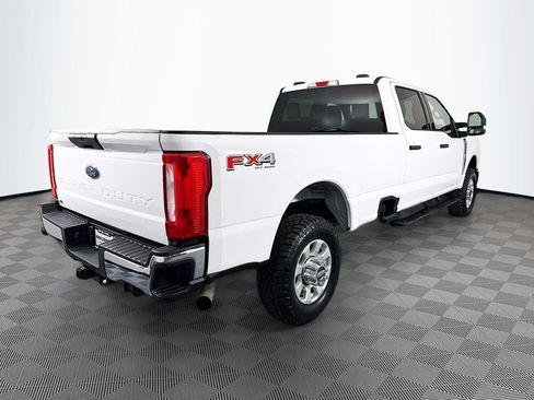 Used 2024 Ford F350 XLT w/ FX4 Off-Road Package AWD/4WD image 7