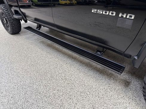 Used 2024 Chevrolet Silverado 2500 ZR2 w/ Technology Package image 76