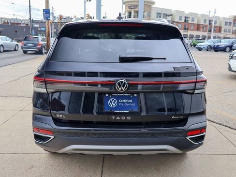 Certified 2025 Volkswagen Taos SEL image 4