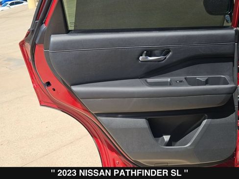 Used 2023 Nissan Pathfinder SL w/ Black Appearance Package FWD image 19