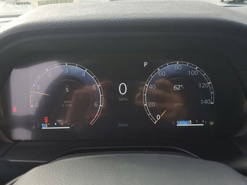 New 2025 Jeep Grand Cherokee Altitude image 33