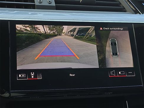 Used 2024 Audi Q8 e-tron Premium Plus image 22