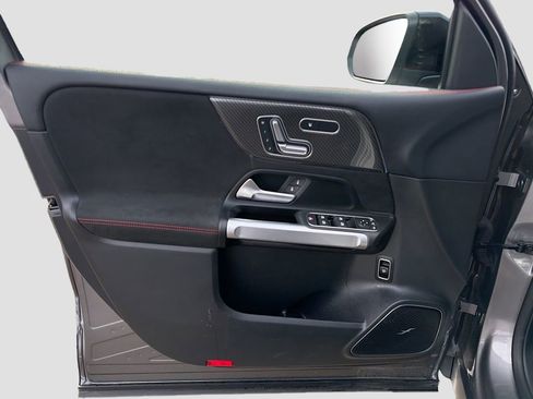 Used 2023 Mercedes-Benz GLB 250 GLB 250 image 41