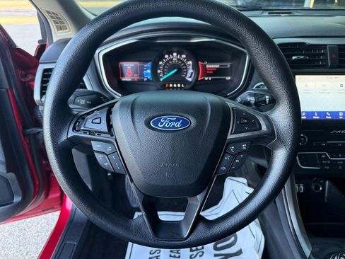 Used 2020 Ford Fusion SE image 19
