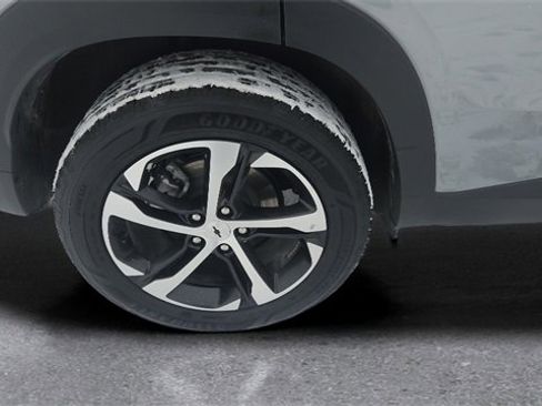 Used 2024 Chevrolet Trax RS w/ Driver Confidence Package image 19