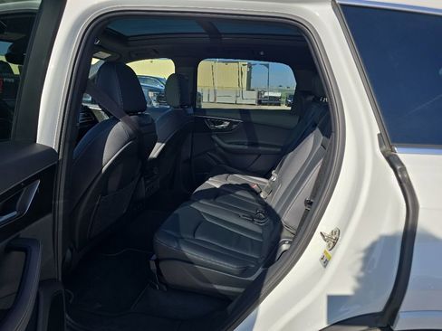 Used 2025 Audi Q7 3.0T Premium Plus AWD/4WD image 19