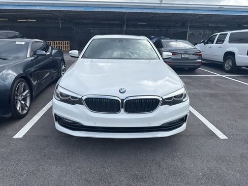 Used 2018 BMW 530e 530e iPerformance image 2