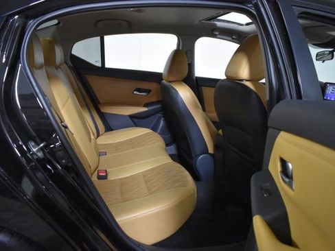 Certified 2023 Nissan Sentra SV w/ SV Premium Package FWD image 31