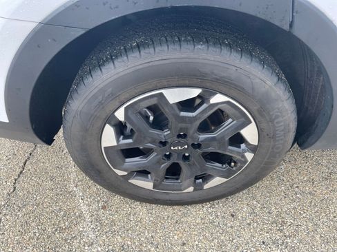 Used 2024 Kia Sorento S image 32