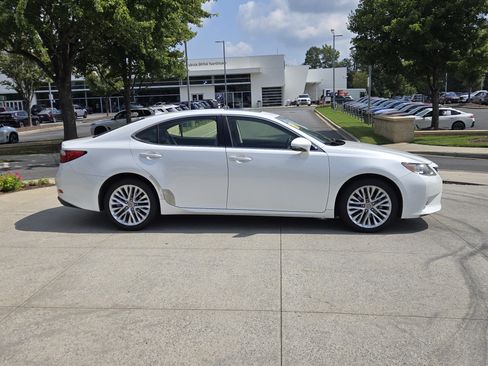 Used 2013 Lexus ES 350 w/ Luxury Pkg FWD image 10