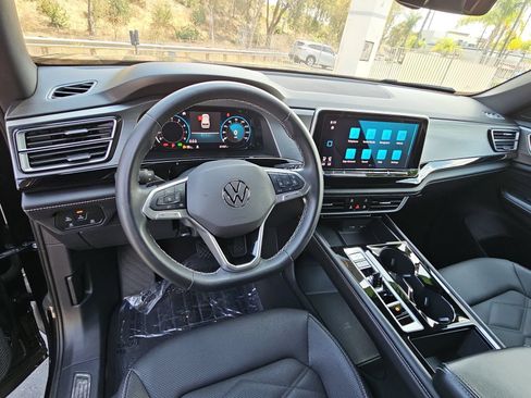 Used 2024 Volkswagen Atlas Cross Sport SE AWD/4WD image 16