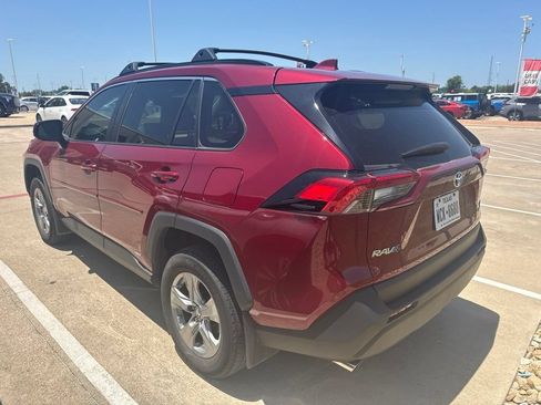 Used 2024 Toyota RAV4 LE AWD/4WD image 4