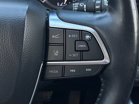 Used 2020 Toyota Highlander Limited FWD image 27